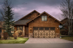 Harris Hawk Cabin in Victor, Id with Air